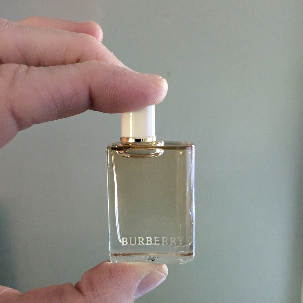 Burberry Her London Dreams Mini Size